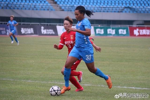 中国大满贯第4日林高远双线晋级 王曼昱女双出局