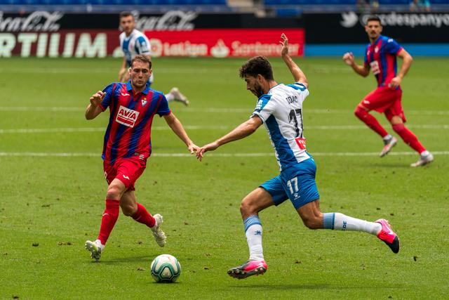 体育图片：预计萨内和科曼中一人明夏被清洗